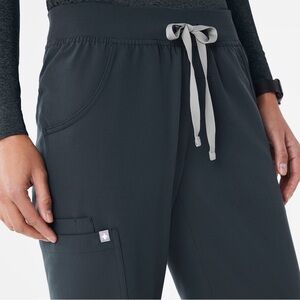 🌿 FIGS Kade Cargo Scrub Pants - Night Sky, Size M, Reg length🌟